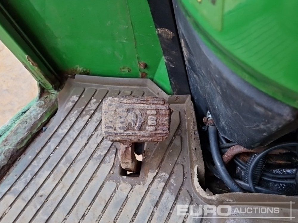 Mini traktors John Deere 4520: foto 27