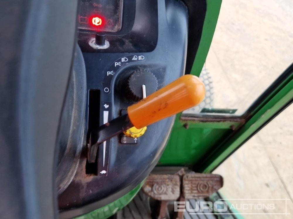 Mini traktors John Deere 4520: foto 32