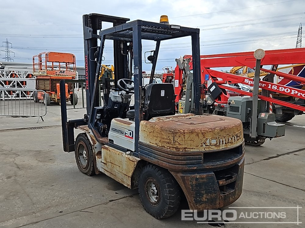 Komatsu FD30T-11E - Dīzeļiekrāvējs: foto 3 Komatsu FD30T-11E - Dīzeļiekrāvējs: foto 3