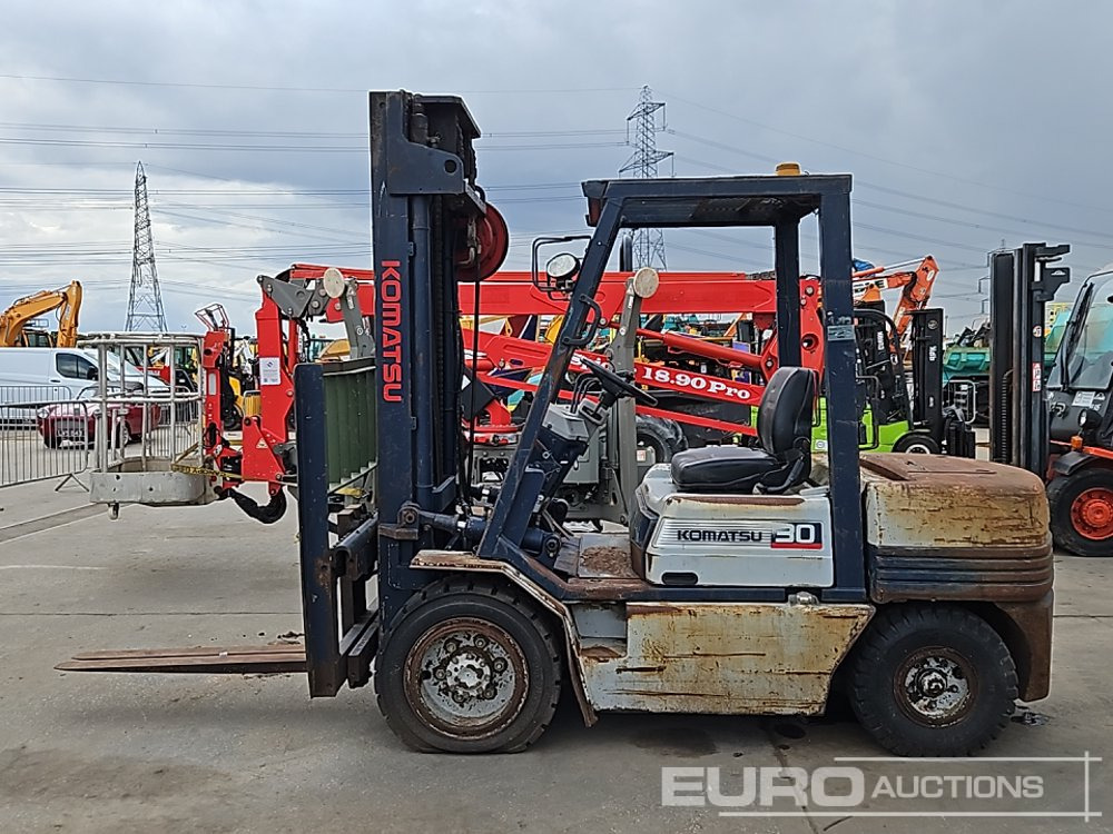 Komatsu FD30T-11E - Dīzeļiekrāvējs: foto 2 Komatsu FD30T-11E - Dīzeļiekrāvējs: foto 2