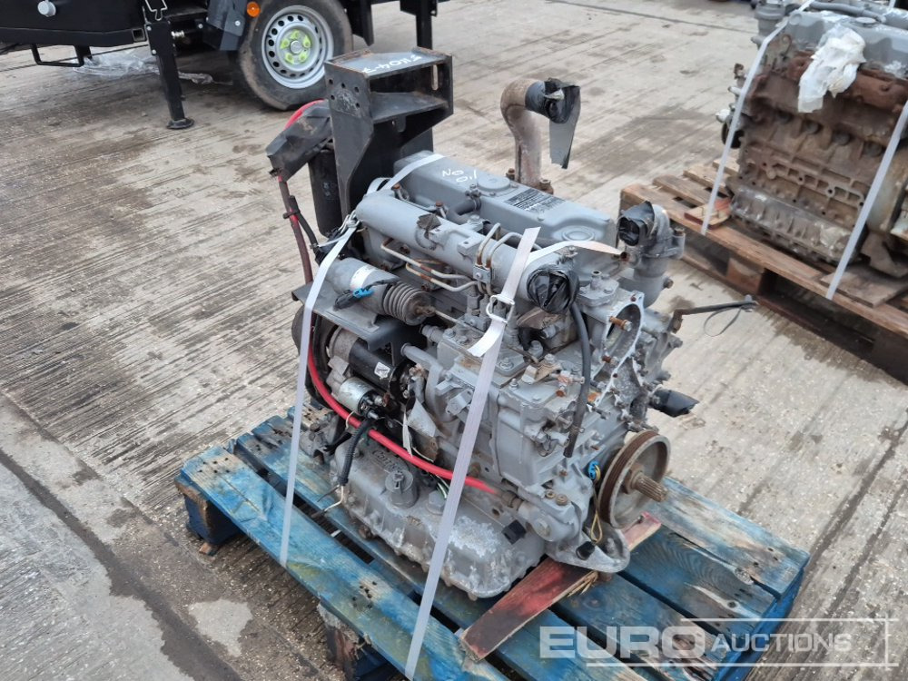 Kubota 4 Cylinder Engine - Dzinējs: foto 3 Kubota 4 Cylinder Engine - Dzinējs: foto 3