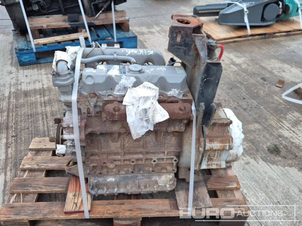 Kubota 4 Cylinder Engine - Dzinējs: foto 2 Kubota 4 Cylinder Engine - Dzinējs: foto 2