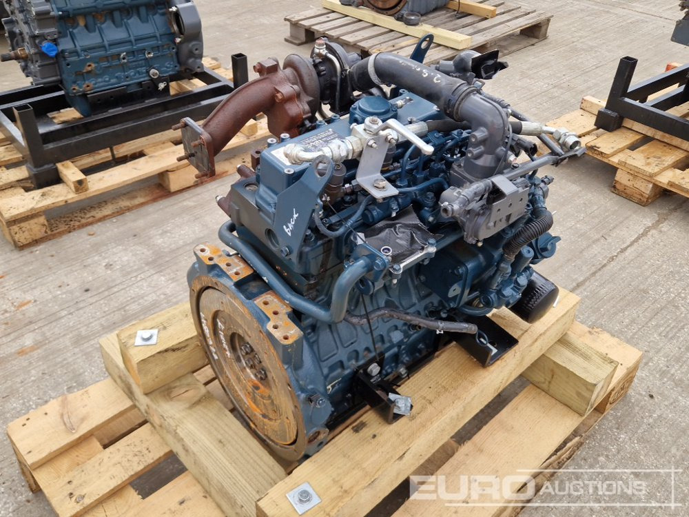 Kubota 4 Cylinder Engine - Dzinējs: foto 5 Kubota 4 Cylinder Engine - Dzinējs: foto 5