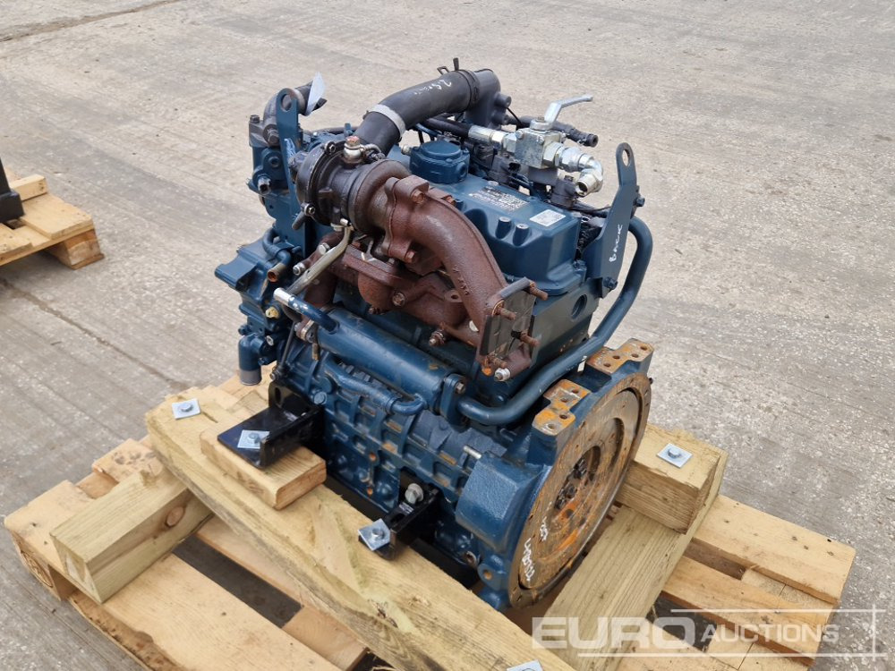 Kubota 4 Cylinder Engine - Dzinējs: foto 3 Kubota 4 Cylinder Engine - Dzinējs: foto 3