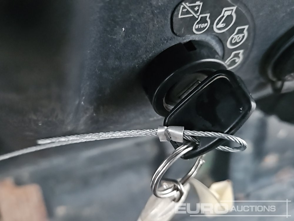 Kvadricikls Kubota 4WD Diesel Utility Vehicle, Power Steering, Hydraulic Tipping Body: foto 36 Kvadricikls Kubota 4WD Diesel Utility Vehicle, Power Steering, Hydraulic Tipping Body: foto 36