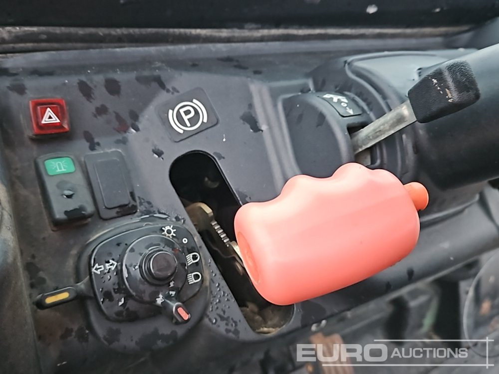 Kvadricikls Kubota 4WD Diesel Utility Vehicle, Power Steering, Hydraulic Tipping Body: foto 31 Kvadricikls Kubota 4WD Diesel Utility Vehicle, Power Steering, Hydraulic Tipping Body: foto 31