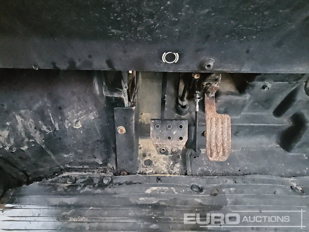 Kvadricikls Kubota 4WD Diesel Utility Vehicle, Power Steering, Hydraulic Tipping Body: foto 28 Kvadricikls Kubota 4WD Diesel Utility Vehicle, Power Steering, Hydraulic Tipping Body: foto 28