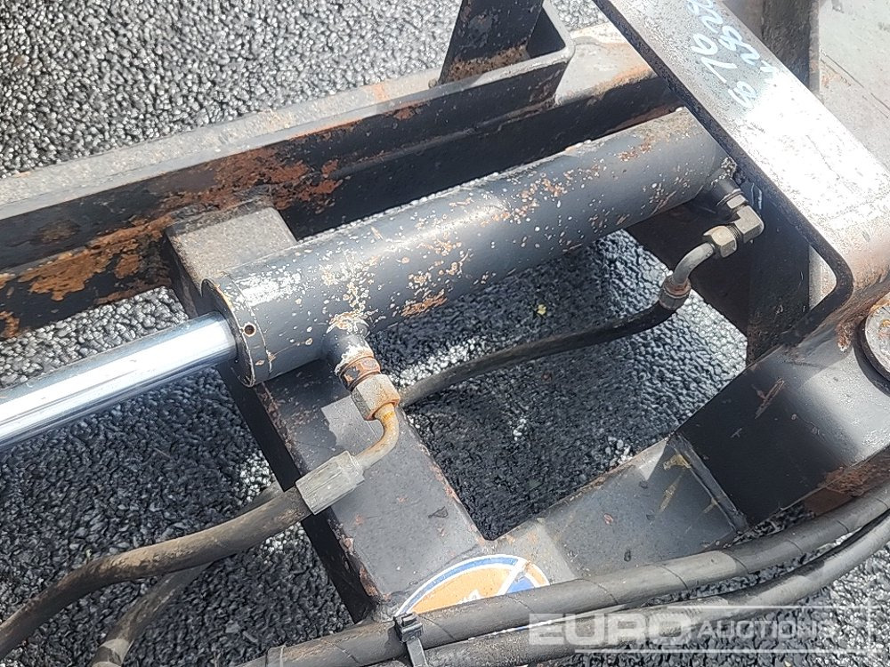 Lauksaimniecības tehnika Slewtic Hydraulic Bale Lifter to suit JCB Telhandler: foto 6