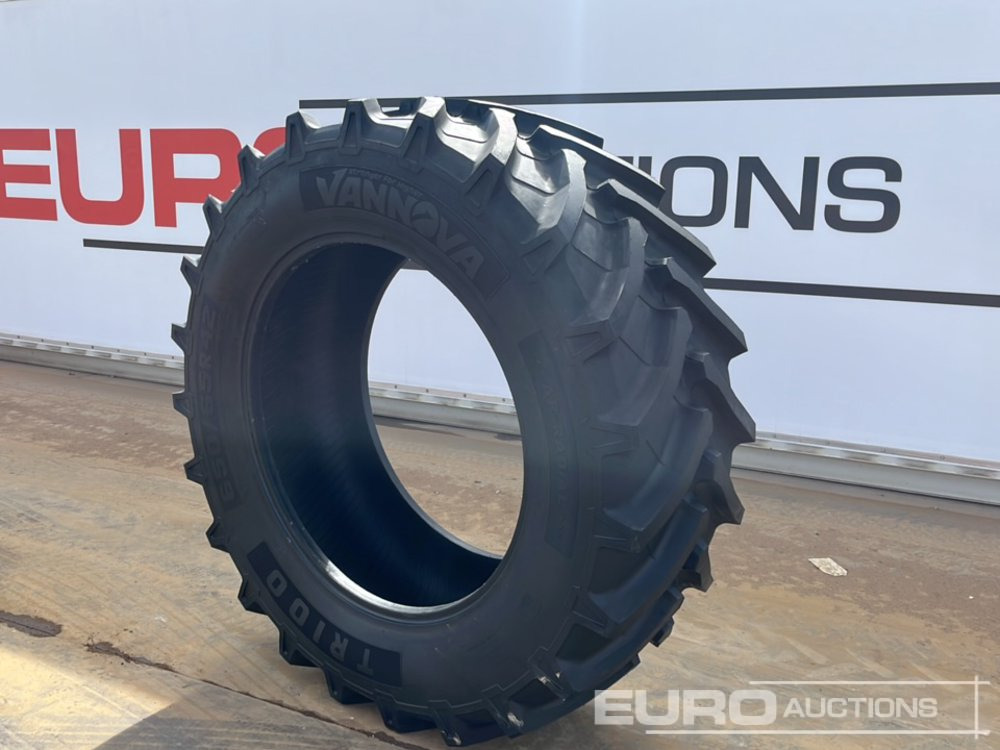 Unused Vannova 650/65R42-170 R1W Tyre (2 of) - Lauksaimniecības tehnika: foto 1 Unused Vannova 650/65R42-170 R1W Tyre (2 of) - Lauksaimniecības tehnika: foto 1