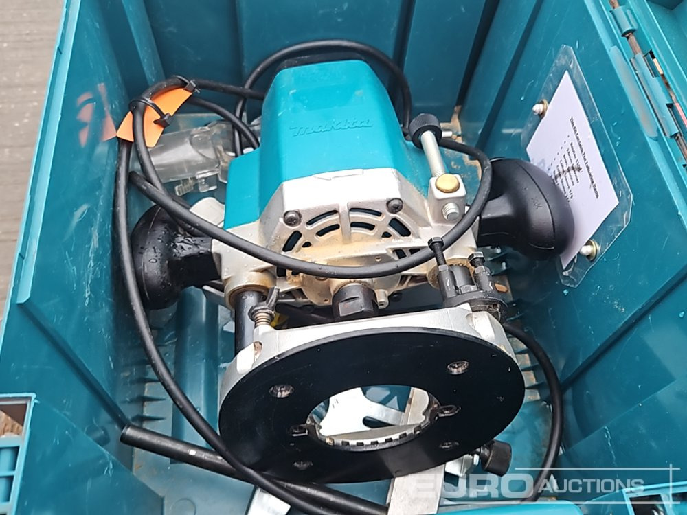 Celtniecības maisītājs Makita 110Volt Hammer Drill (2 of), 240Volt Wallpaper Stripper, 110Volt Wood Router, Hilti 110Volt Construction Screwdriver: foto 7