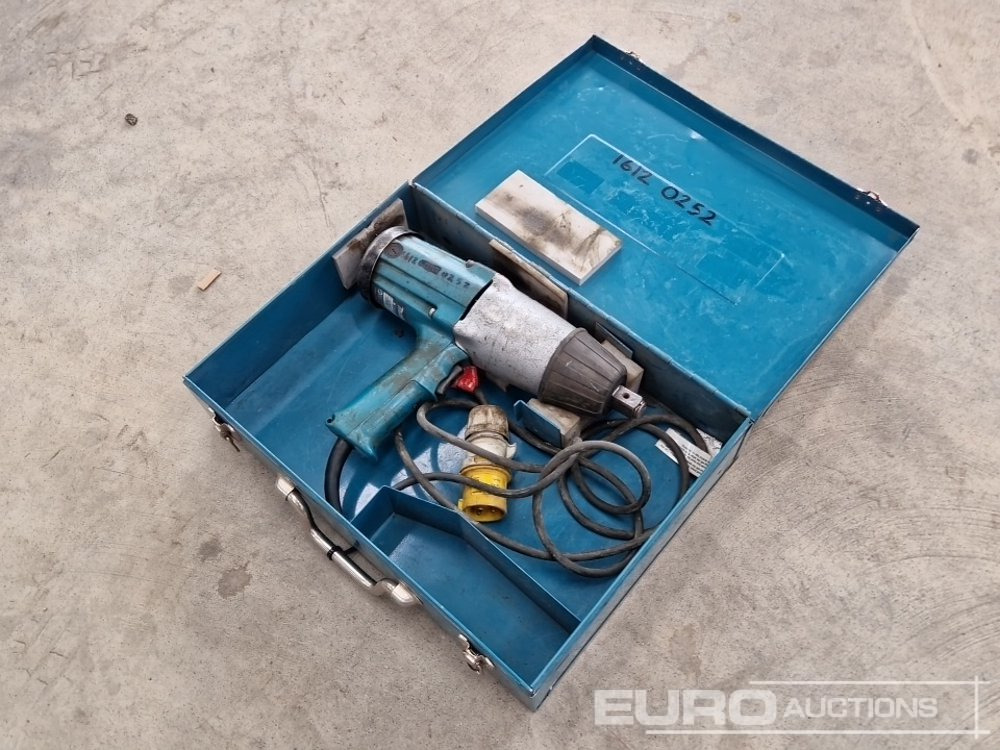 Makita 6906 - Celtniecības maisītājs: foto 1 Makita 6906 - Celtniecības maisītājs: foto 1