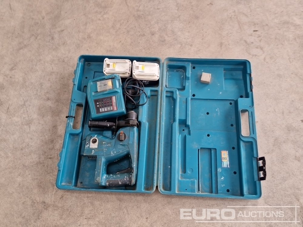 Makita BHR200 - Celtniecības maisītājs: foto 2 Makita BHR200 - Celtniecības maisītājs: foto 2