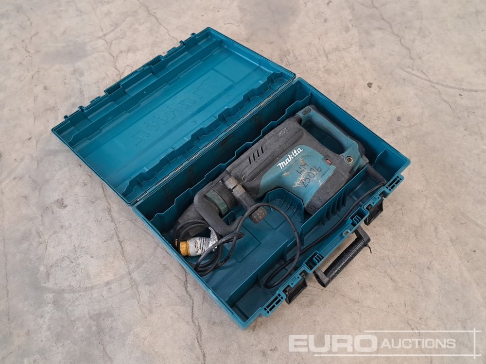 Makita HM1213C 110 Volt Breaker - Celtniecības maisītājs: foto 4 Makita HM1213C 110 Volt Breaker - Celtniecības maisītājs: foto 4