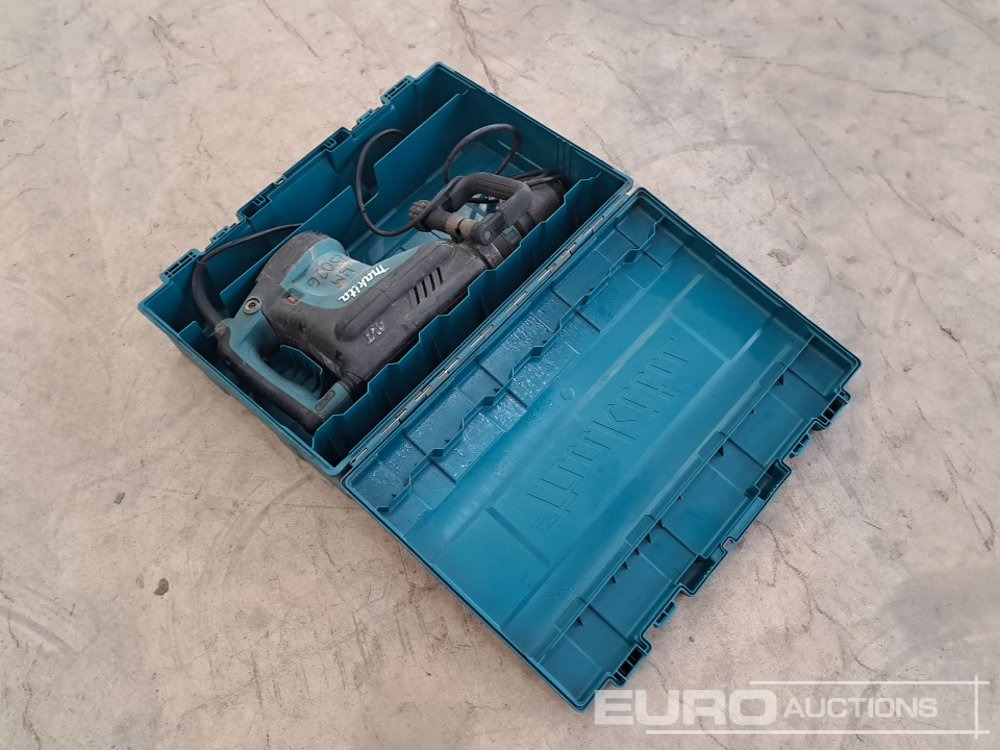 Makita HM1213C 110 Volt Breaker - Celtniecības maisītājs: foto 2 Makita HM1213C 110 Volt Breaker - Celtniecības maisītājs: foto 2