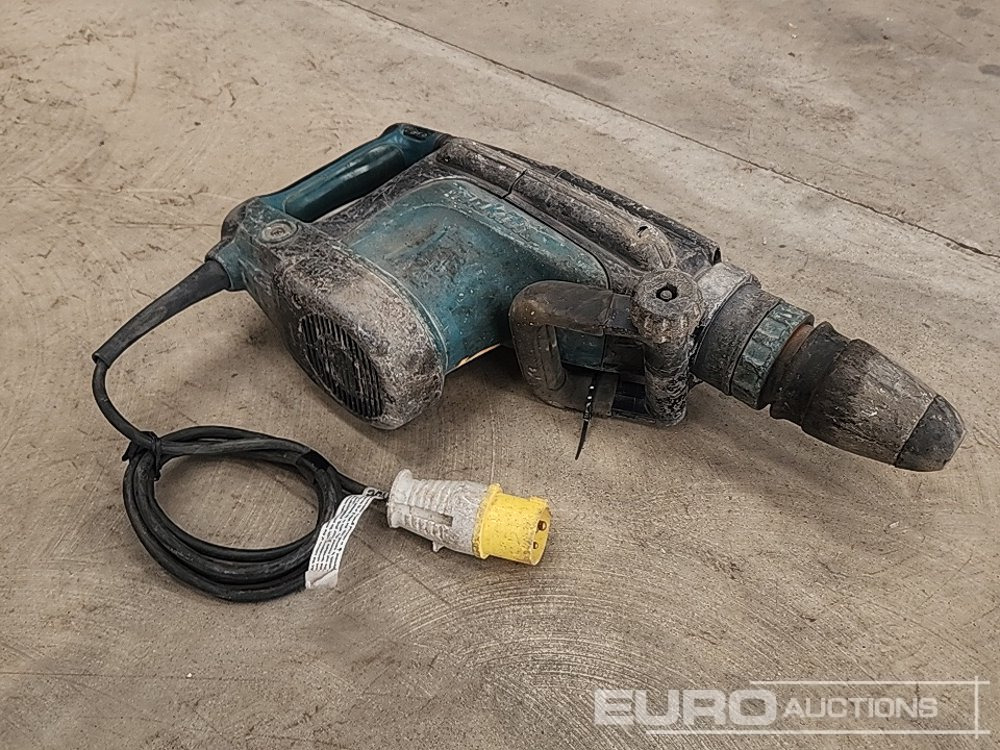 Makita HR1213C 110 Volt Breaker - Celtniecības maisītājs: foto 1 Makita HR1213C 110 Volt Breaker - Celtniecības maisītājs: foto 1