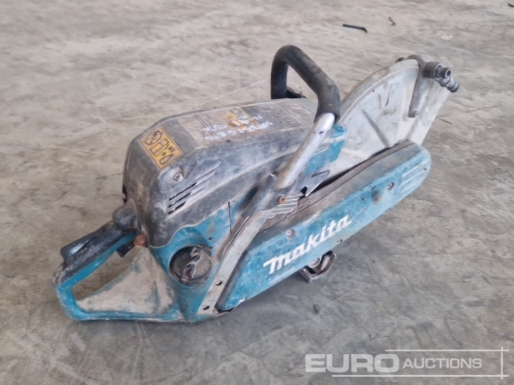 Makita Petrol Con Saw - Garāžu aprīkojums: foto 3 Makita Petrol Con Saw - Garāžu aprīkojums: foto 3