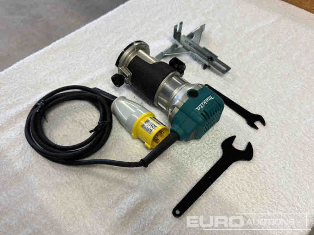 Makita RT0701C - Celtniecības maisītājs: foto 4 Makita RT0701C - Celtniecības maisītājs: foto 4