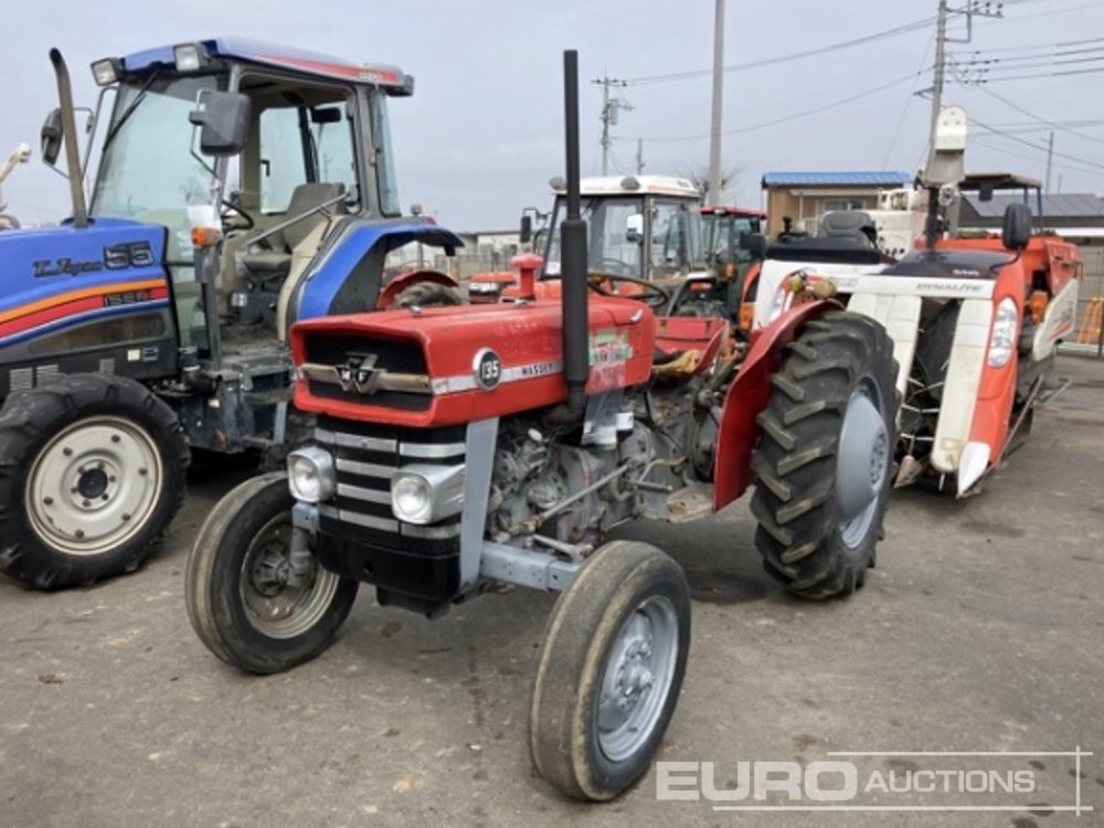 Massey Ferguson 135 - Traktors: foto 1 Massey Ferguson 135 - Traktors: foto 1