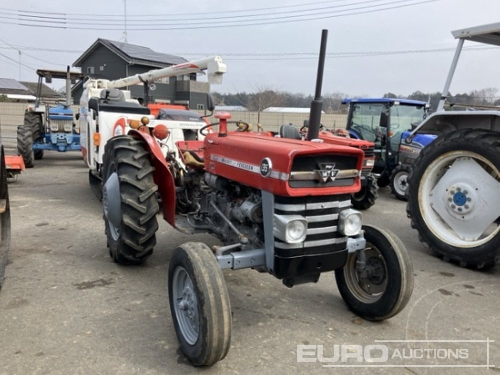 Massey Ferguson 135 - Traktors: foto 2 Massey Ferguson 135 - Traktors: foto 2