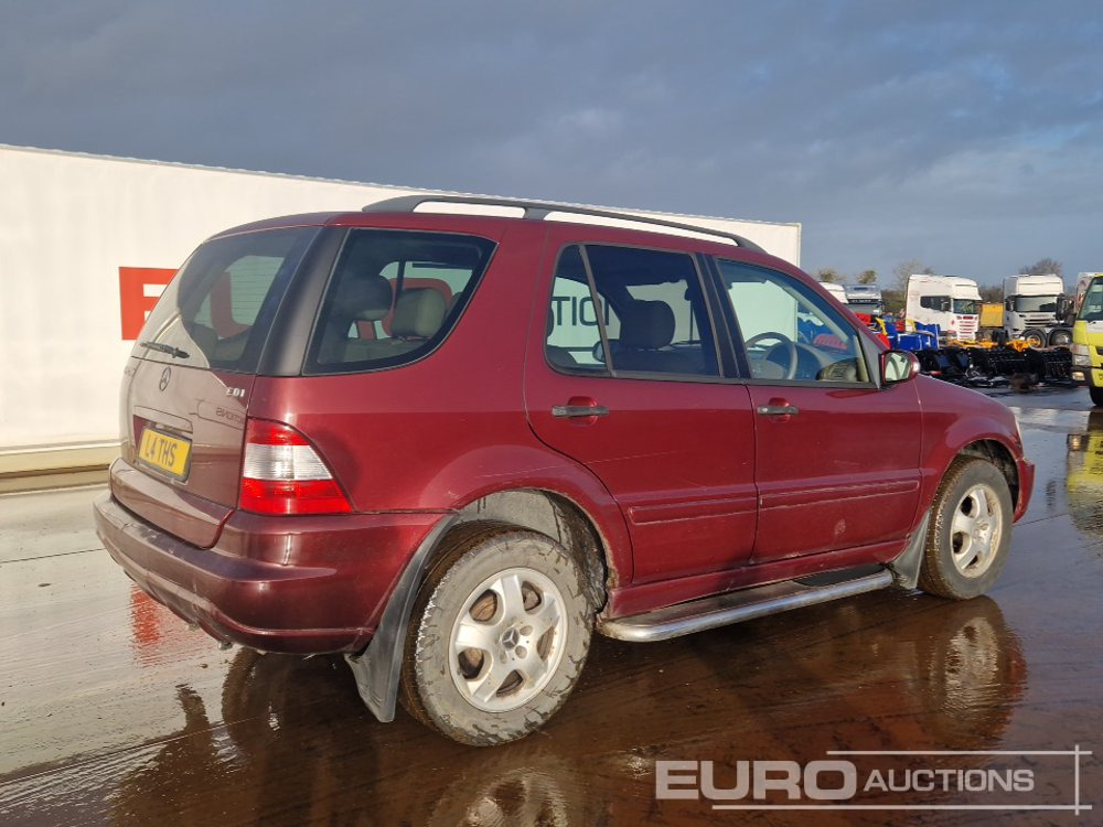 Mercedes ML270 - SUV: foto 5 Mercedes ML270 - SUV: foto 5