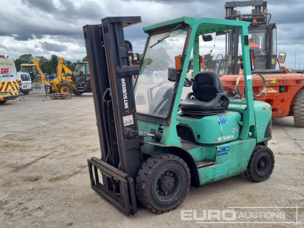 Mitsubishi FG25K - Gāzes iekrāvējs: foto 1 Mitsubishi FG25K - Gāzes iekrāvējs: foto 1