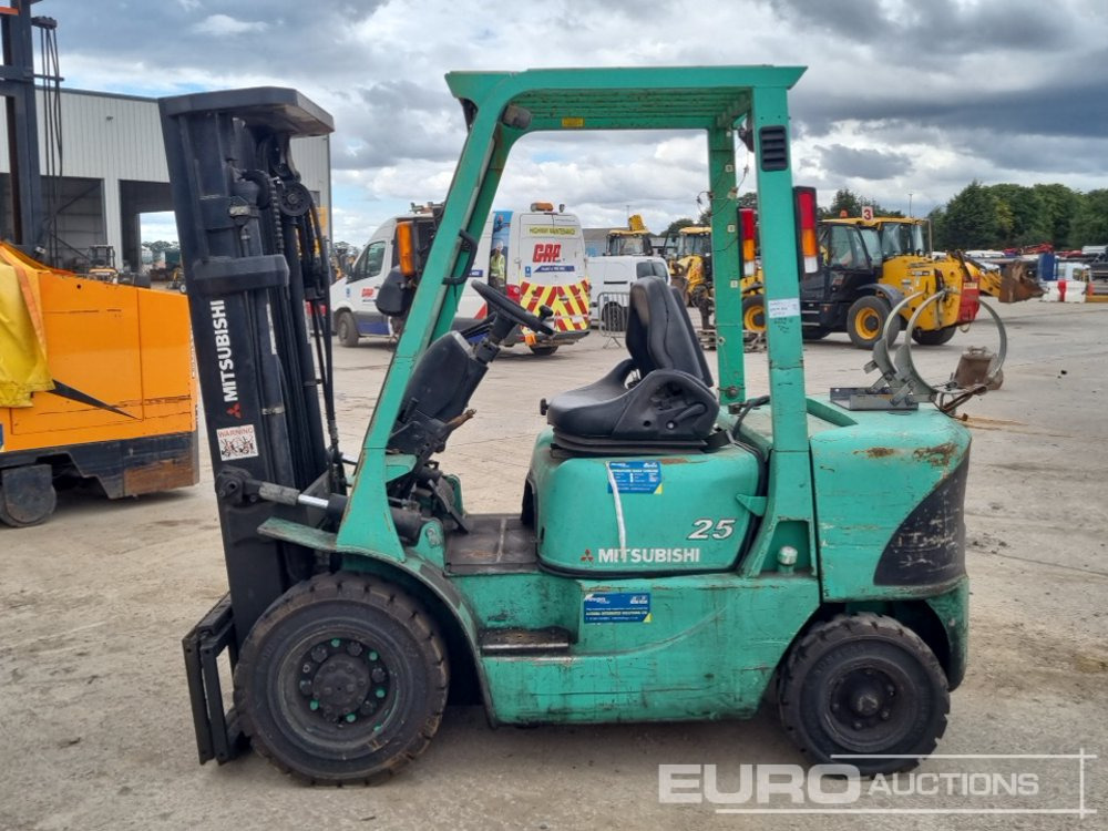 Mitsubishi FG25K - Gāzes iekrāvējs: foto 2 Mitsubishi FG25K - Gāzes iekrāvējs: foto 2