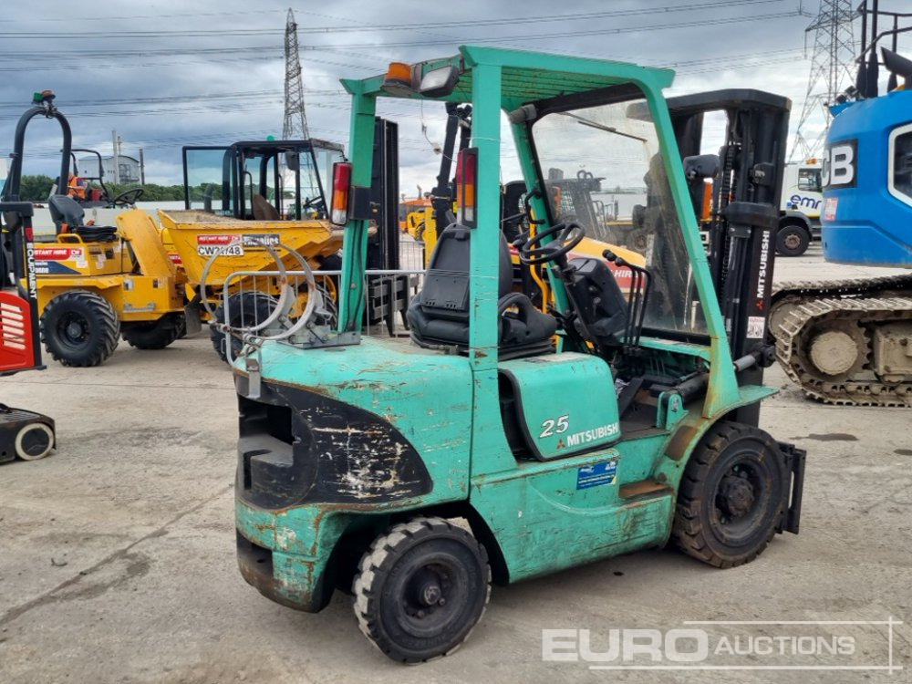 Mitsubishi FG25K - Gāzes iekrāvējs: foto 5 Mitsubishi FG25K - Gāzes iekrāvējs: foto 5