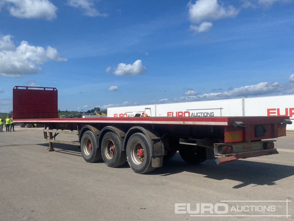 Montracon 45' Tri Axle Flat Trailer, Goal Post Holes - Bortu puspiekabe/ Platforma: foto 3 Montracon 45' Tri Axle Flat Trailer, Goal Post Holes - Bortu puspiekabe/ Platforma: foto 3
