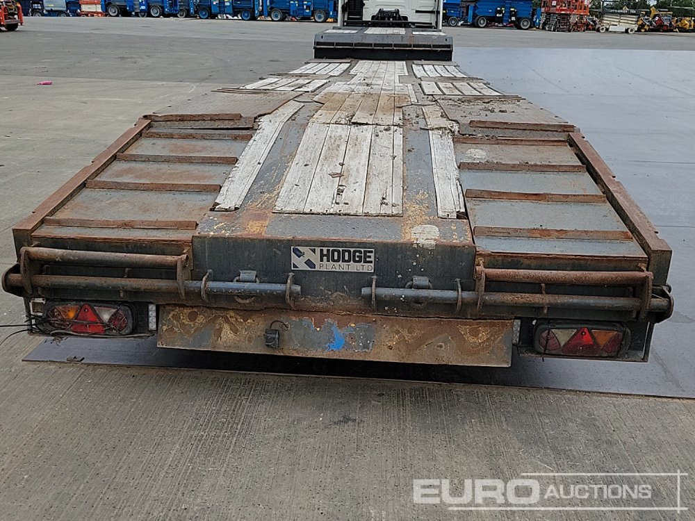 Montracon Tri Axle Step Frame Low Loader Trailer - Puspiekabe zema profila platforma: foto 4 Montracon Tri Axle Step Frame Low Loader Trailer - Puspiekabe zema profila platforma: foto 4