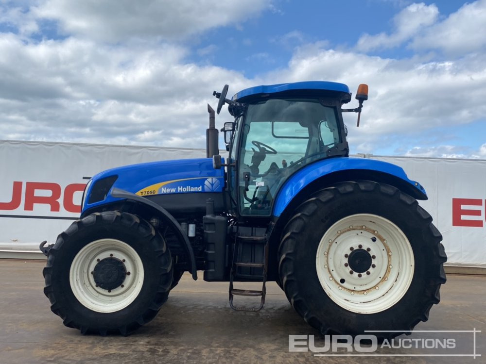 New Holland T7050 - Traktors: foto 3 New Holland T7050 - Traktors: foto 3