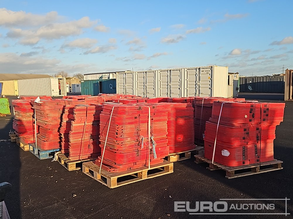 Pallet of Plastic Stafety Barriers (20 of) - Celtniecības maisītājs: foto 5 Pallet of Plastic Stafety Barriers (20 of) - Celtniecības maisītājs: foto 5