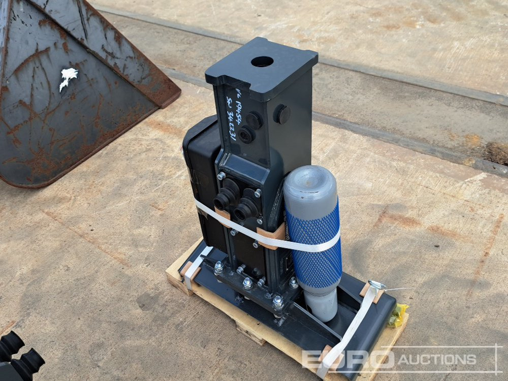 Unused 2025 Sailing 35 Hydraulic Breaker to suit Mini Skidsteer Loader - Papildaprīkojums - Ekskavators: foto 4 Unused 2025 Sailing 35 Hydraulic Breaker to suit Mini Skidsteer Loader - Papildaprīkojums - Ekskavators: foto 4