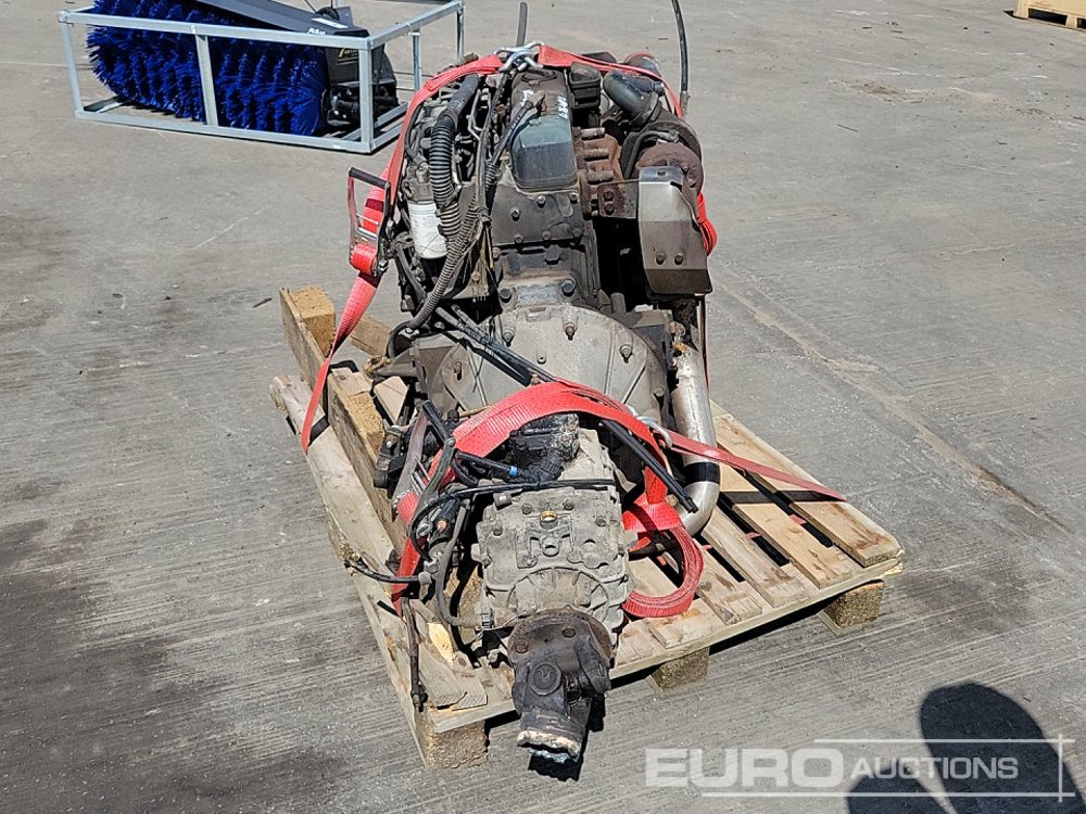 Renault 4 Cylinder Engine, Gearbox - Dzinējs: foto 4 Renault 4 Cylinder Engine, Gearbox - Dzinējs: foto 4