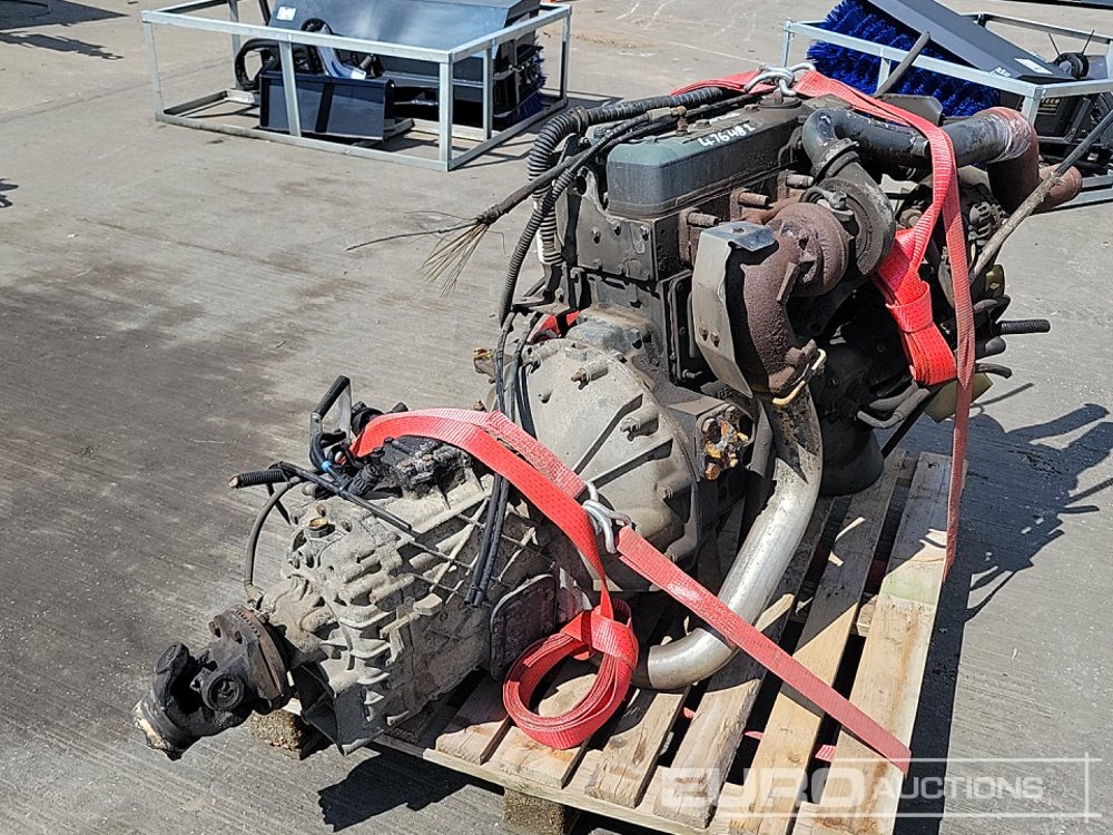 Renault 4 Cylinder Engine, Gearbox - Dzinējs: foto 5 Renault 4 Cylinder Engine, Gearbox - Dzinējs: foto 5