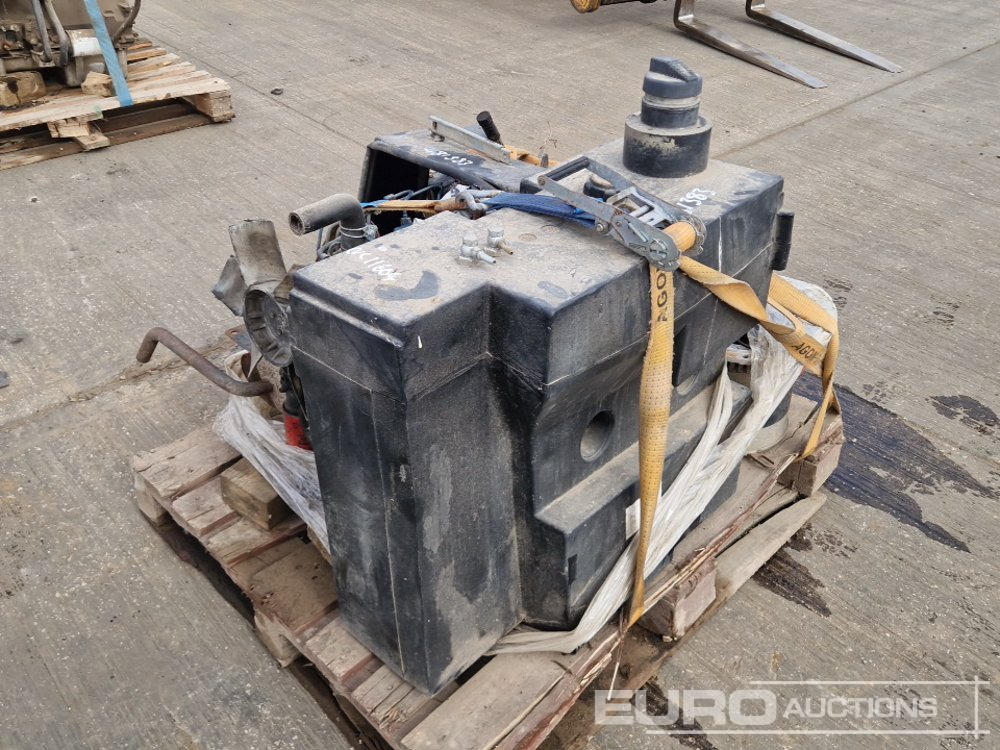 Kubota 3 Cylinder Engine, Fuel Tank, Selection of Parts - Rezerves daļa: foto 3 Kubota 3 Cylinder Engine, Fuel Tank, Selection of Parts - Rezerves daļa: foto 3
