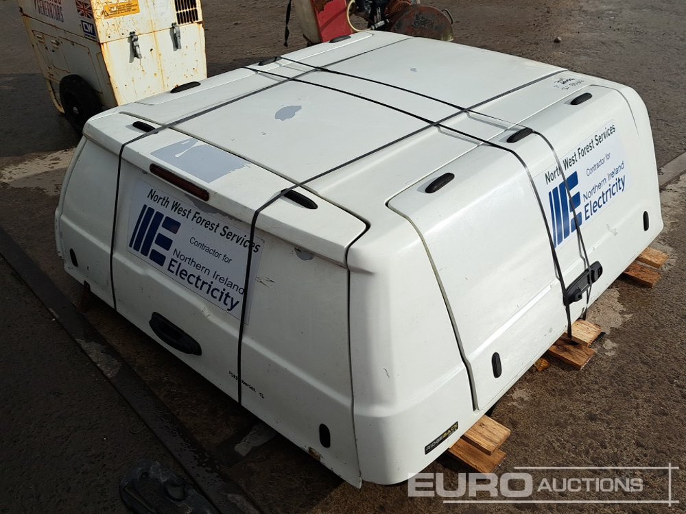 Ridge Back Canopy to suit Pick Up - Celtniecības maisītājs: foto 3 Ridge Back Canopy to suit Pick Up - Celtniecības maisītājs: foto 3