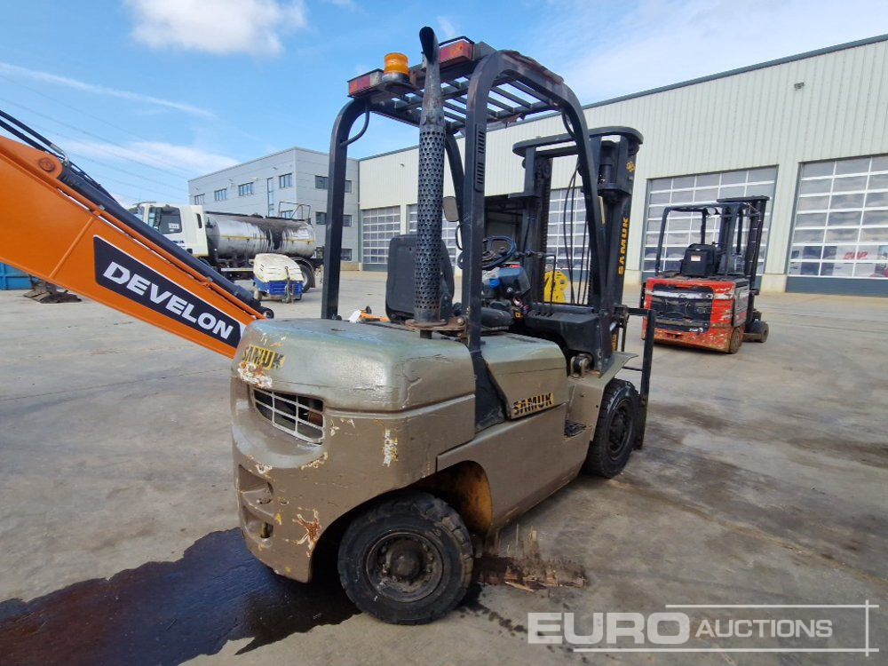 Samuk Diesel Forklift, 2 Stage Mast, Side Shift (No Steering & Hydraulic Leak) - Dīzeļiekrāvējs: foto 5 Samuk Diesel Forklift, 2 Stage Mast, Side Shift (No Steering & Hydraulic Leak) - Dīzeļiekrāvējs: foto 5