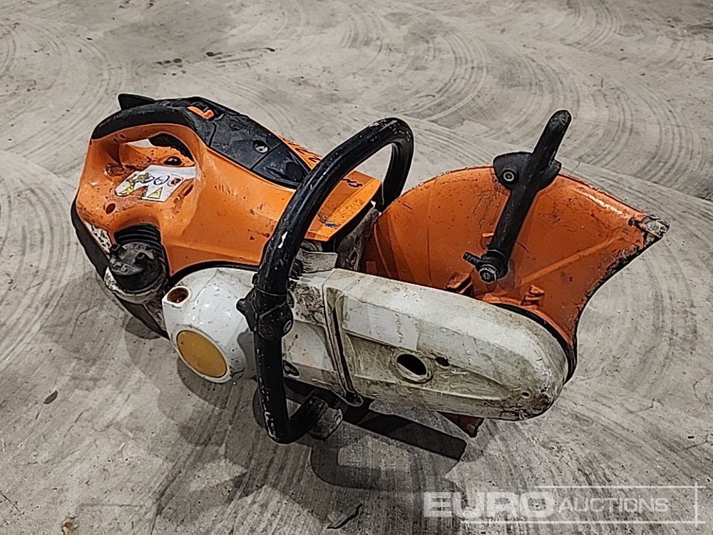 Stihl Petrol Con Saw - Asfalta ieklāšanas tehnika: foto 2 Stihl Petrol Con Saw - Asfalta ieklāšanas tehnika: foto 2