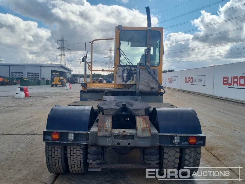 Terberg YT182 - Termināļa traktors: foto 4 Terberg YT182 - Termināļa traktors: foto 4