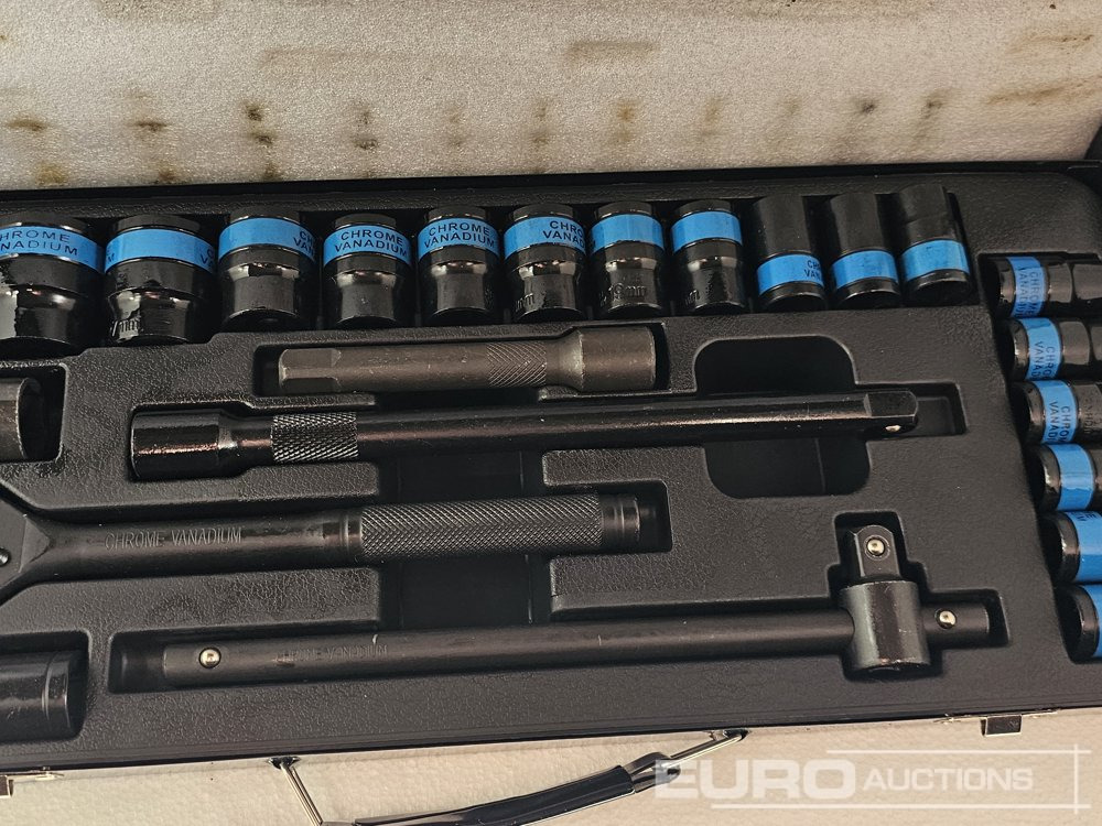 Unused 1/2" Socket & Rachet Set - Garāžu aprīkojums: foto 2 Unused 1/2" Socket & Rachet Set - Garāžu aprīkojums: foto 2