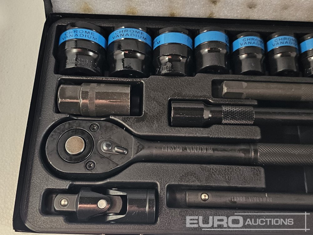 Unused 1/2" Socket & Rachet Set - Garāžu aprīkojums: foto 3 Unused 1/2" Socket & Rachet Set - Garāžu aprīkojums: foto 3