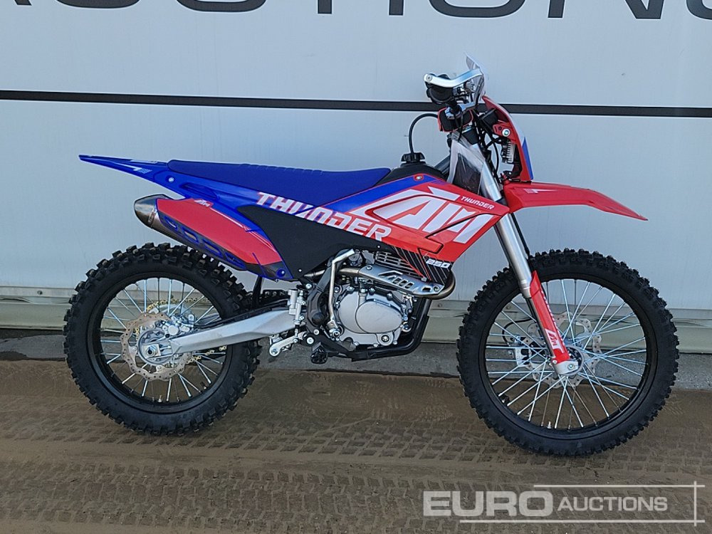 Unused 2025 Apollo Thunder 250cc Motorcross Bike, 21" Front, 18" Rear Tyres, Electric Start, Air Cooled, Hydraulic Suspension, Disc Brakes, Lighting Kit (UNASSEMBLED) - Motocikls: foto 5 Unused 2025 Apollo Thunder 250cc Motorcross Bike, 21" Front, 18" Rear Tyres, Electric Start, Air Cooled, Hydraulic Suspension, Disc Brakes, Lighting Kit (UNASSEMBLED) - Motocikls: foto 5