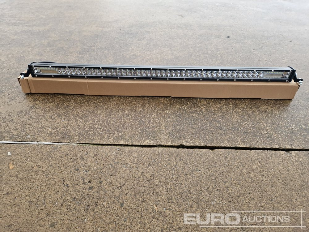 Unused 32" 300W Combo Beam LED Light Bar, Mounting Brackets, IP68 Waterproof - Celtniecības maisītājs: foto 5 Unused 32" 300W Combo Beam LED Light Bar, Mounting Brackets, IP68 Waterproof - Celtniecības maisītājs: foto 5