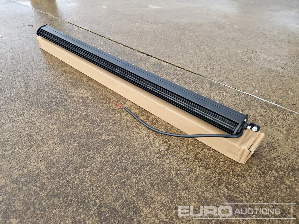 Unused 32" 300W Combo Beam LED Light Bar, Mounting Brackets, IP68 Waterproof - Celtniecības maisītājs: foto 3 Unused 32" 300W Combo Beam LED Light Bar, Mounting Brackets, IP68 Waterproof - Celtniecības maisītājs: foto 3