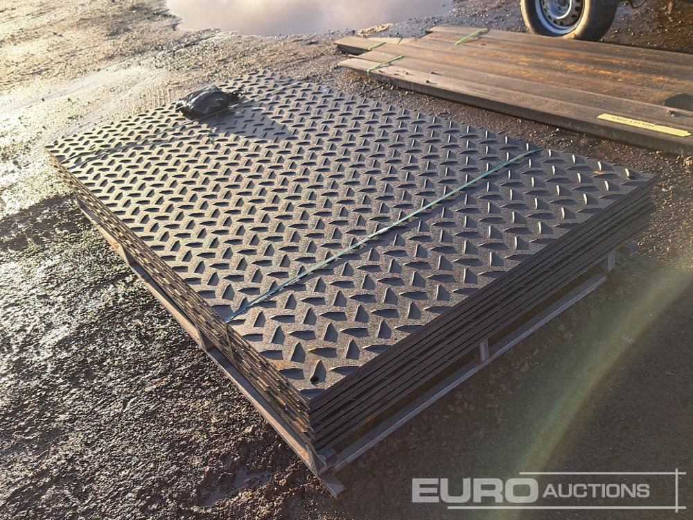 Unused 8' x 4' Plastic Road Mats (10 of) - Celtniecības maisītājs: foto 2 Unused 8' x 4' Plastic Road Mats (10 of) - Celtniecības maisītājs: foto 2