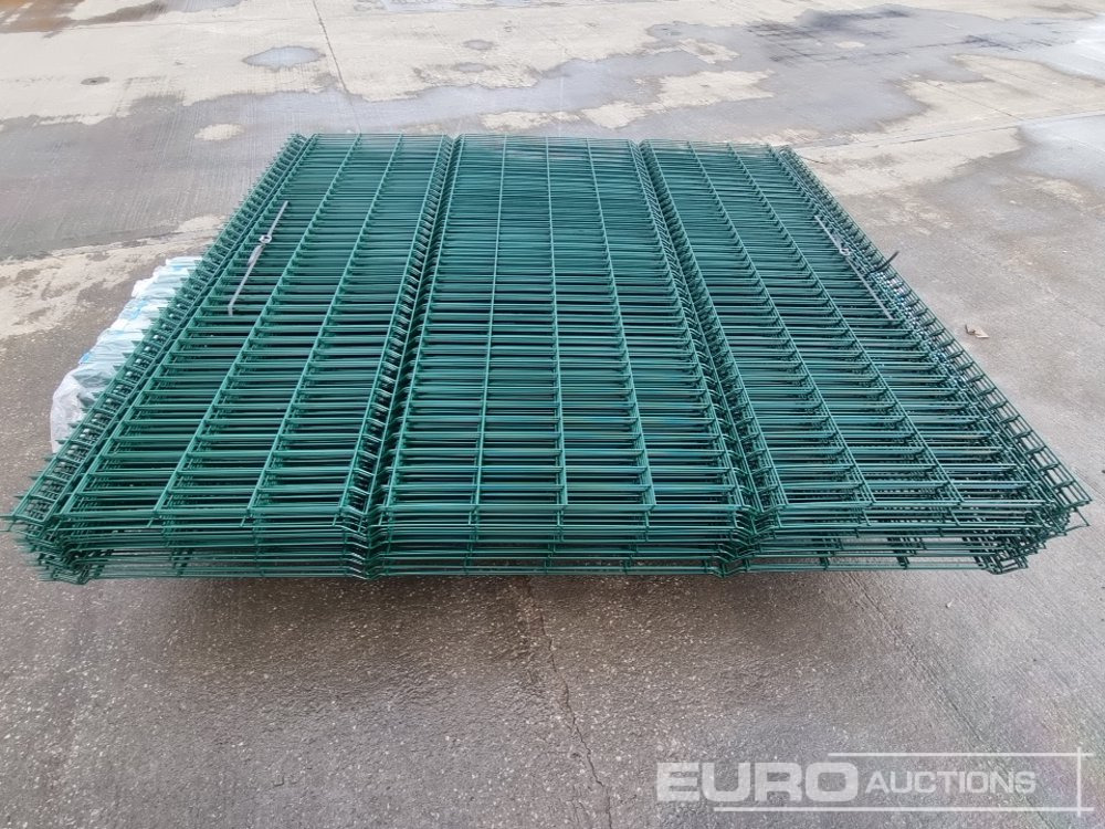 Celtniecības maisītājs Unused Galvanised & Powder Coated Heavy Duty (5mm) Wire Mesh Fencing, 23 x H2.4m x W2.2m Panels, 24 x 60mm x 60mm x3m Posts, with Fittings (Green): foto 17