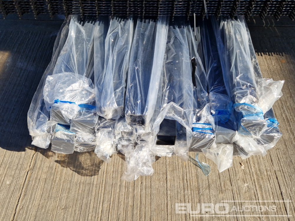 Celtniecības maisītājs Unused Galvanised & Powder Coated Heavy Duty (5mm) Wire Mesh Fencing, 25 x H2.4m x W2.2m Panels, 26 x 60mm x 60mm x3m Posts, with Fittings (Black): foto 9 Celtniecības maisītājs Unused Galvanised & Powder Coated Heavy Duty (5mm) Wire Mesh Fencing, 25 x H2.4m x W2.2m Panels, 26 x 60mm x 60mm x3m Posts, with Fittings (Black): foto 9