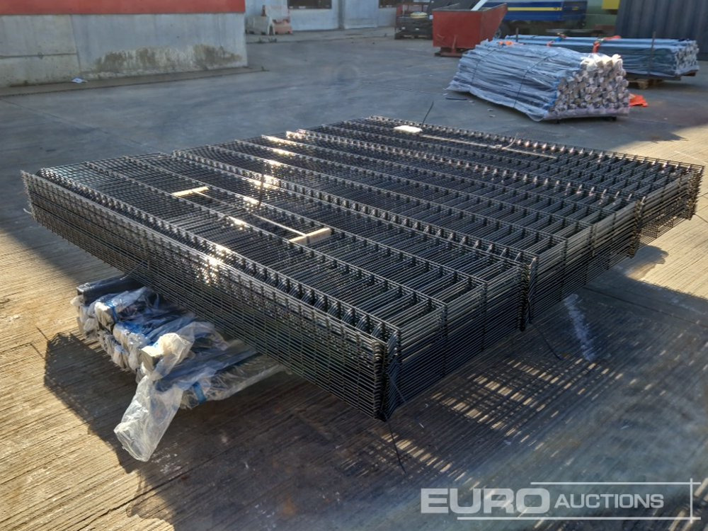Unused Galvanised & Powder Coated Heavy Duty (5mm) Wire Mesh Fencing, 25 x H2.4m x W2.2m Panels, 26 x 60mm x 60mm x3m Posts, with Fittings (Black) - Celtniecības maisītājs: foto 5 Unused Galvanised & Powder Coated Heavy Duty (5mm) Wire Mesh Fencing, 25 x H2.4m x W2.2m Panels, 26 x 60mm x 60mm x3m Posts, with Fittings (Black) - Celtniecības maisītājs: foto 5