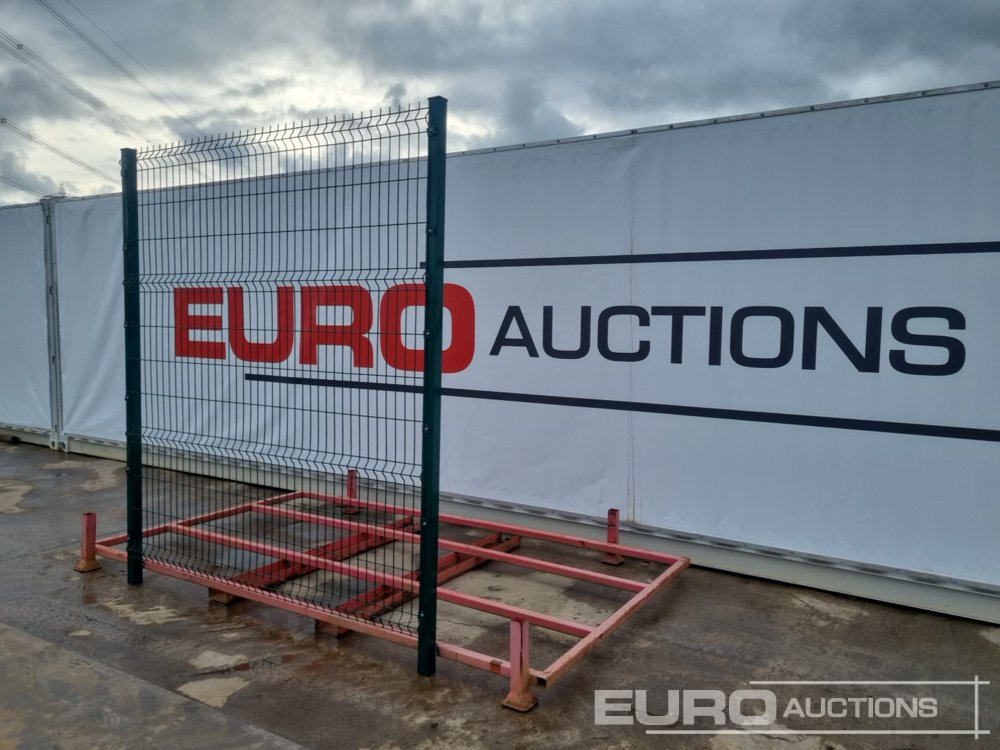 Unused Galvanised & Powder Coated Heavy Duty (5mm) Wire Mesh Fencing, 25 x H2.4m x W2.2m Panels, 26 x 60mm x 60mm x3m Posts, with Fittings (Green) - Celtniecības maisītājs: foto 3 Unused Galvanised & Powder Coated Heavy Duty (5mm) Wire Mesh Fencing, 25 x H2.4m x W2.2m Panels, 26 x 60mm x 60mm x3m Posts, with Fittings (Green) - Celtniecības maisītājs: foto 3