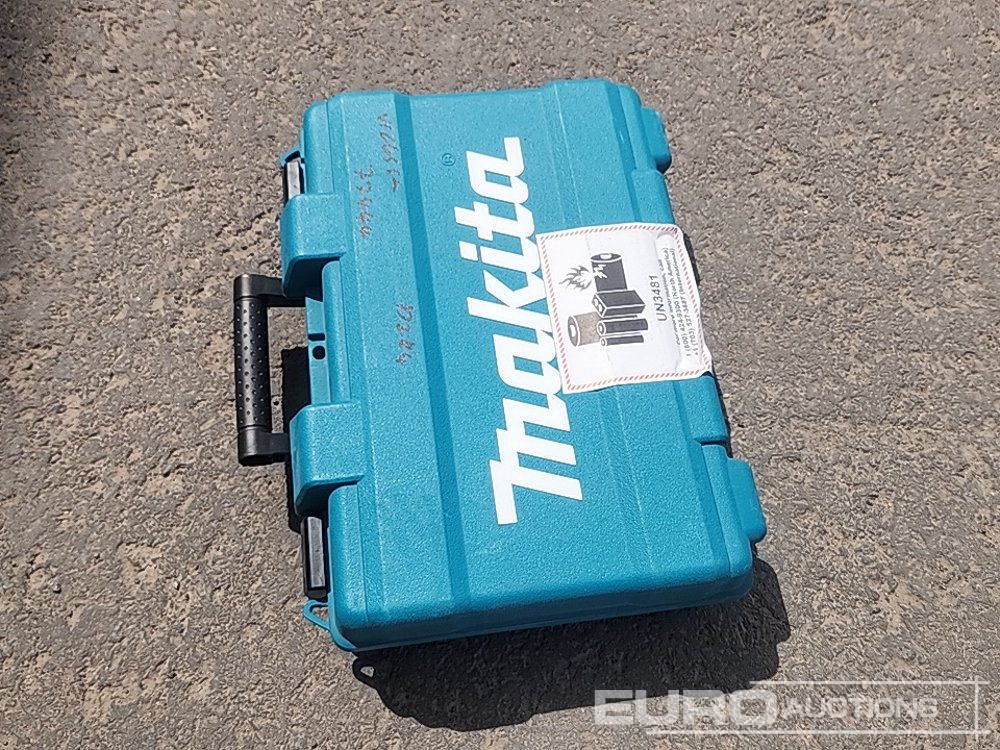 Unused Makita RJ03 12v Recip Saw, 2 Batteries, Charger, Case - Celtniecības maisītājs: foto 3 Unused Makita RJ03 12v Recip Saw, 2 Batteries, Charger, Case - Celtniecības maisītājs: foto 3